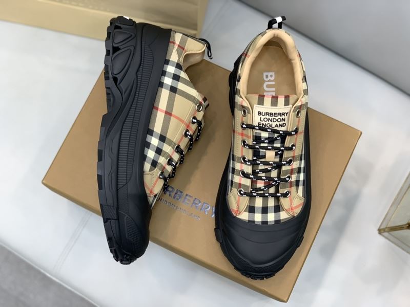 Burberry Low Shoes